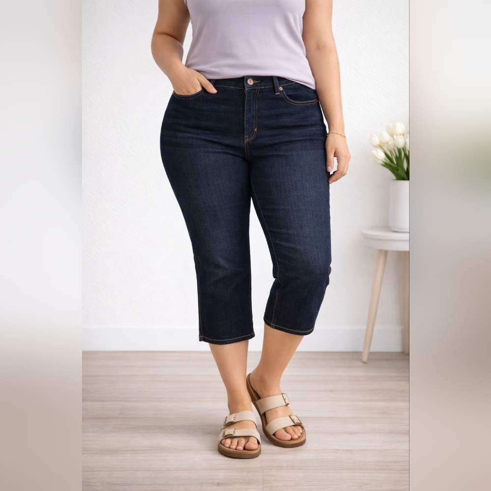 Lee Dark Wash Capri Jeans Women Size 16W Mid Rise Regular Fit Stretch Denim NWT